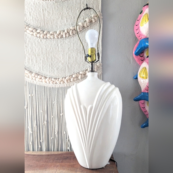 Ceramic Table Lamp – White Art Deco Style – 21 Tall Vintage 1980s